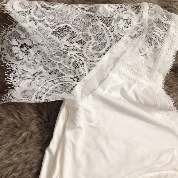 Beautiful knit top - Picture 2 of 9